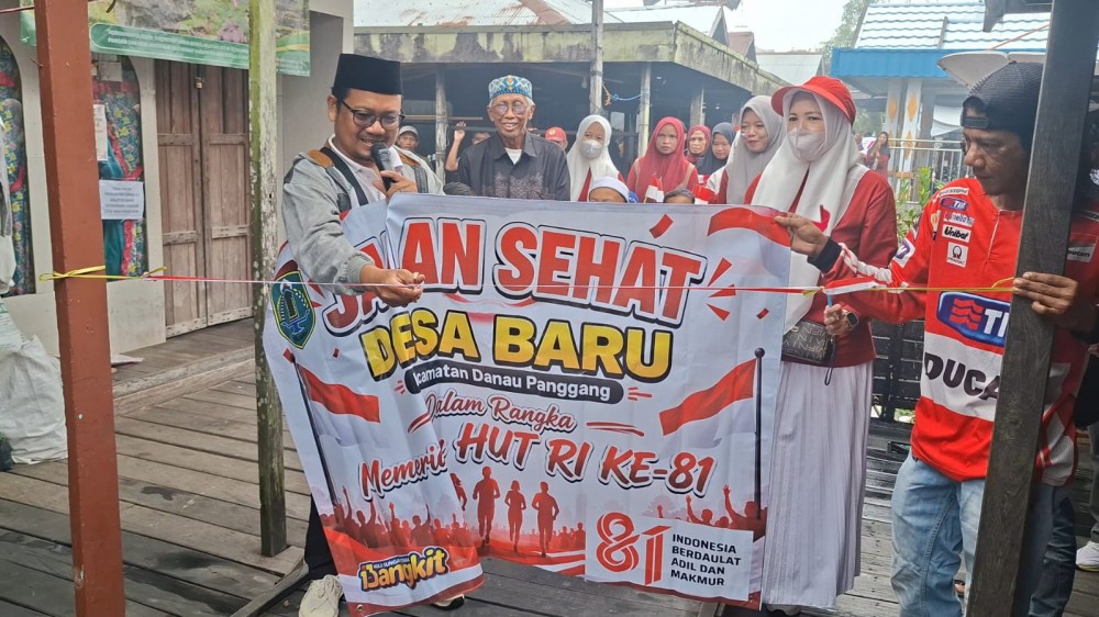 Jalan Sehat Meriahkan HUT Kemerdekaan RI ke-81 di Desa Baru